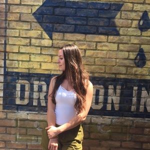 Meet your Posher, Mirela